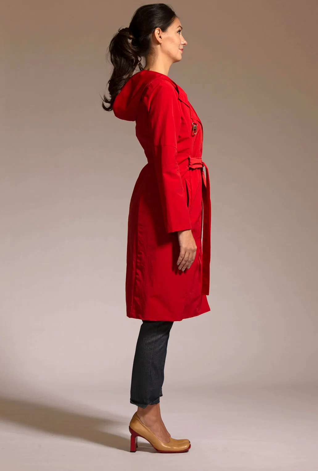 ARCH RAINCOAT · poppy