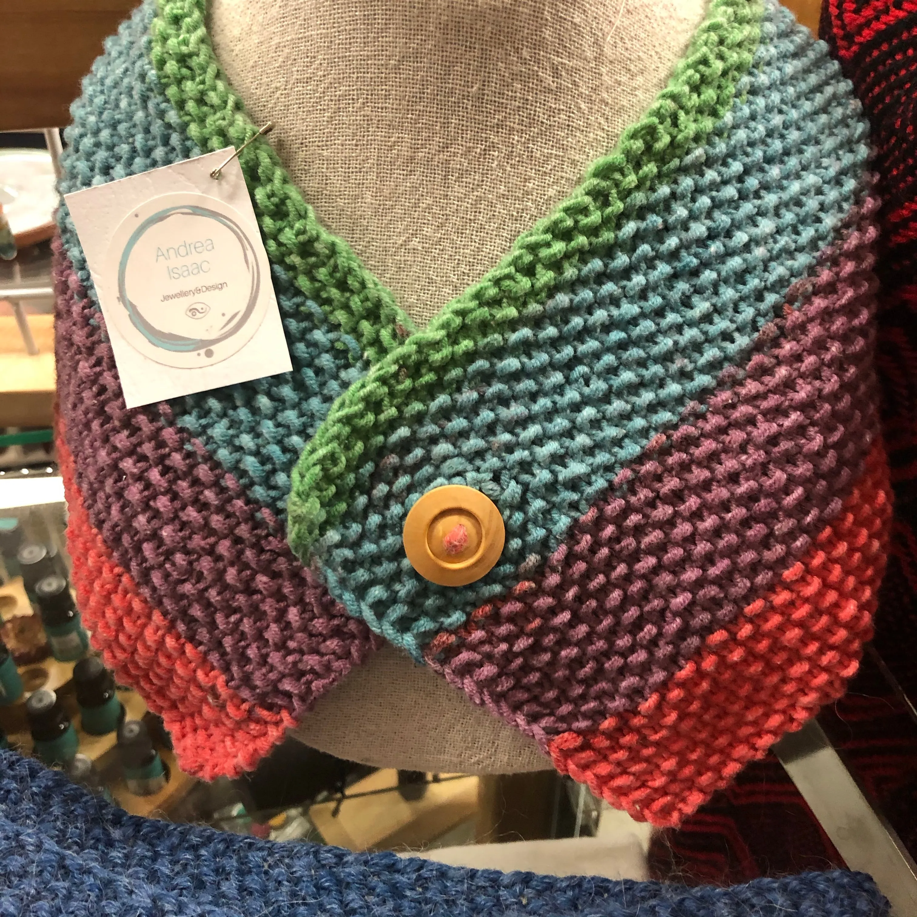 Button scarf Ai