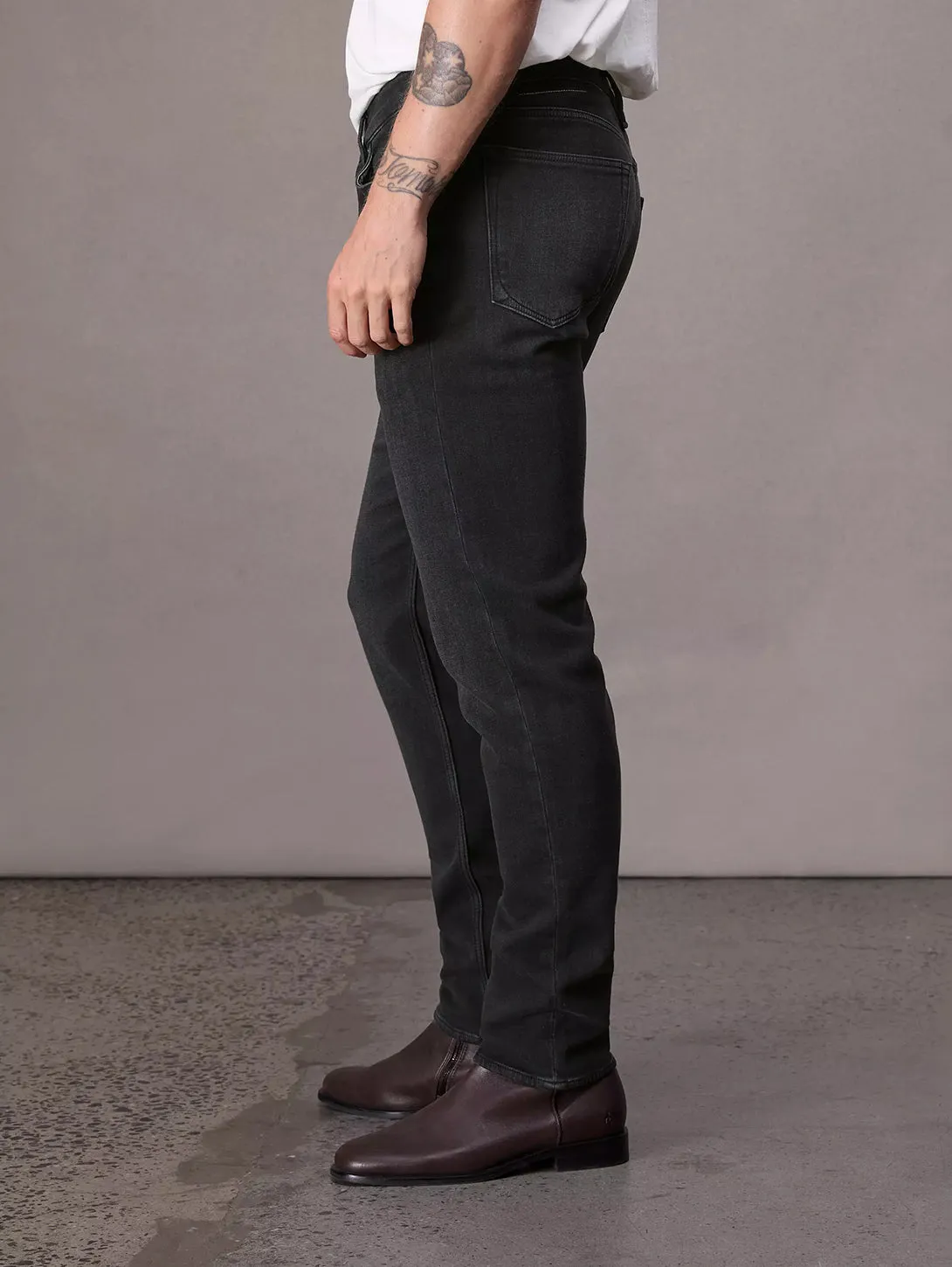 Fit 2 Stride Slim Jean - Washed Black