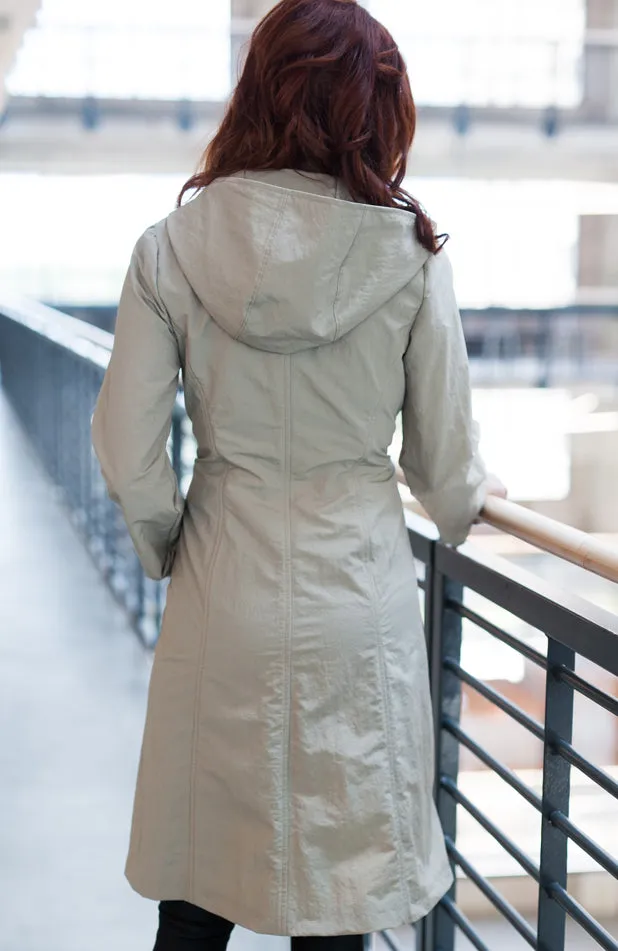 HOODED COACH RAINCOAT · vanilla